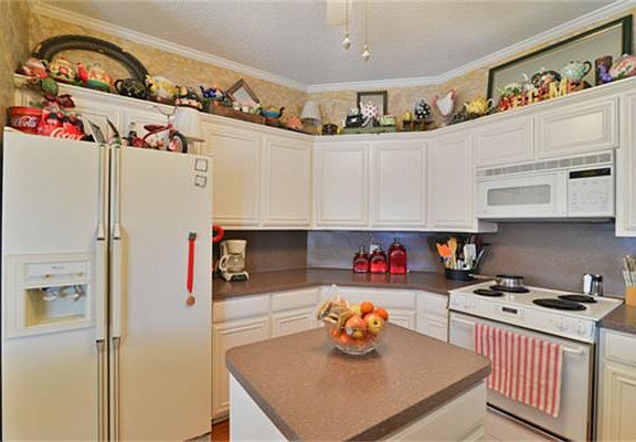 4th image of 2202 Nugent Dr