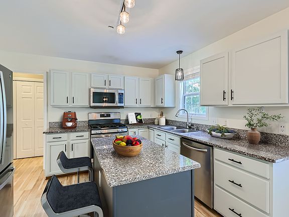 5th image of 2812 Tryon Pines Dr