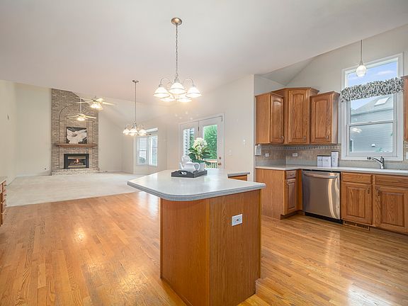 3rd image of 3024 Tall Grass Dr