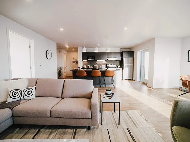 221 Stradbrook Ave — Photo 11