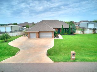 4759 Hillcrest Ln, Edmond, OK 73025