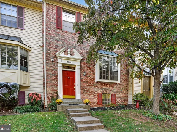 3350 Stone Heather Ct, Herndon, VA 20171