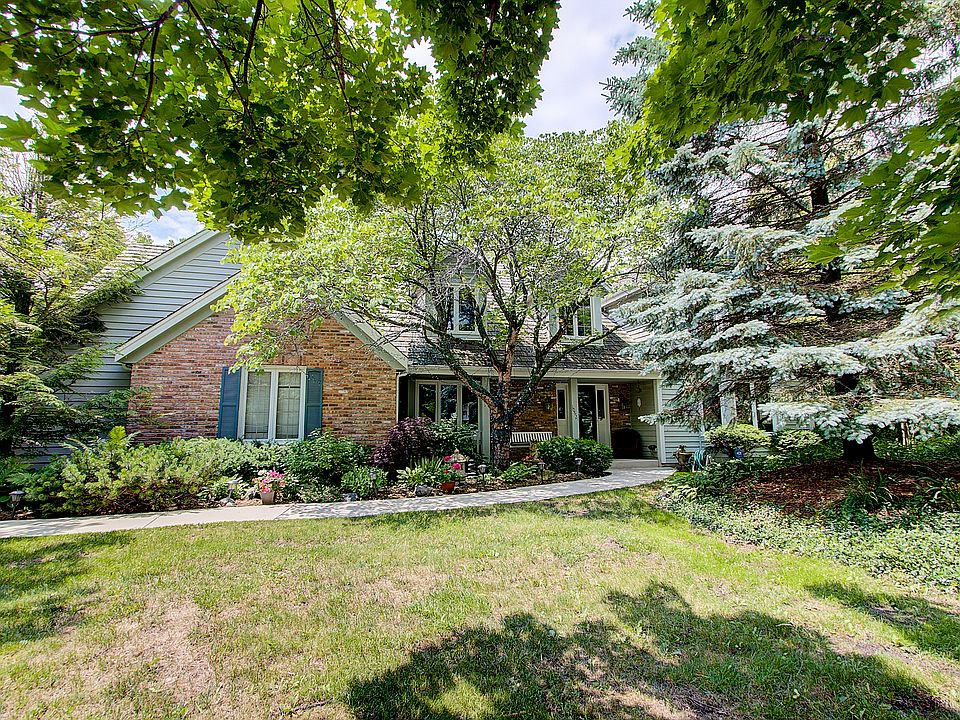 1st image of 10621 N Riverlake Ct