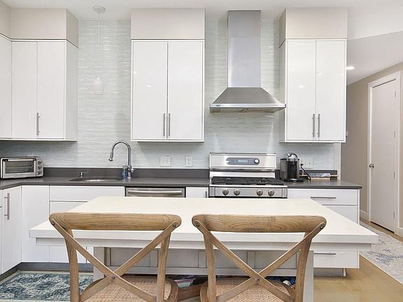 2nd image of 34 Coffey St #6