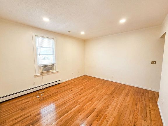 3rd image of 505 Hoboken Rd #B