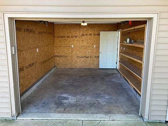 1 car garage + shelving