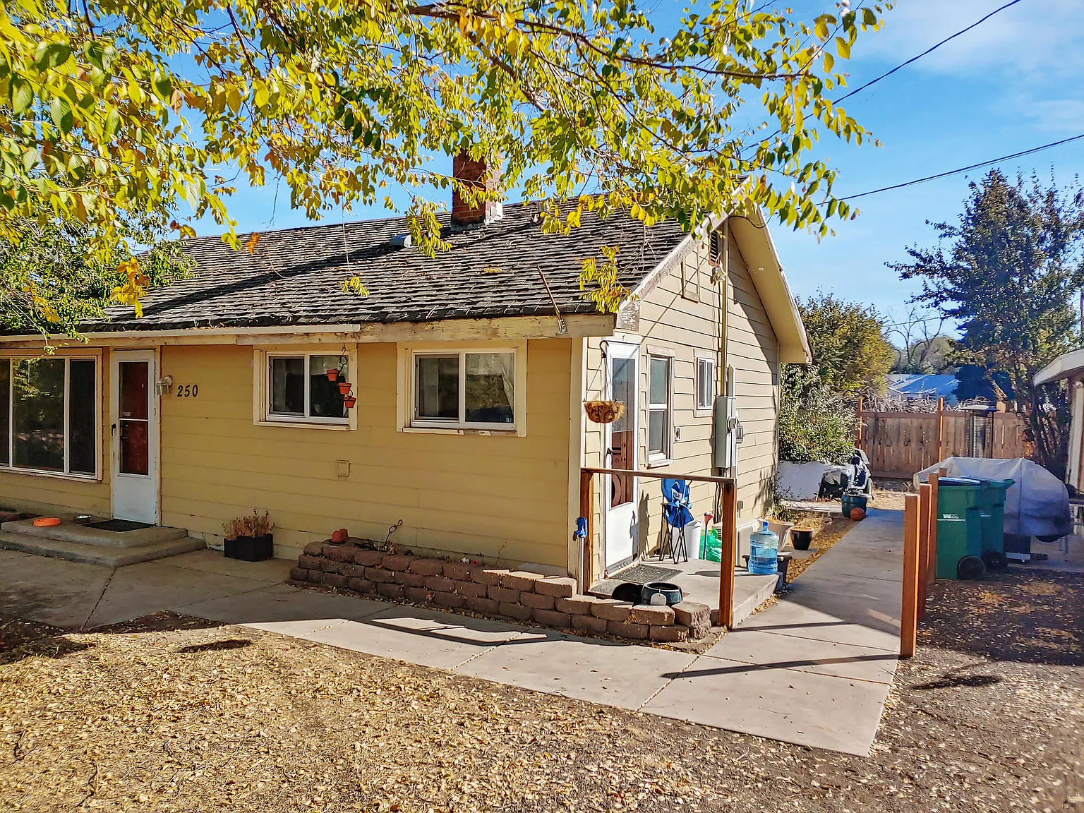 250 Delta St photo 1