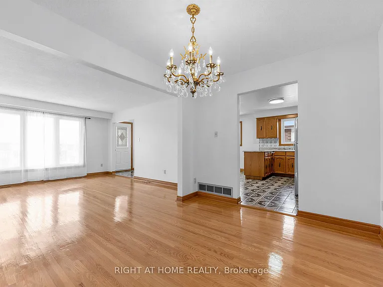 33 Arthur Griffith Dr #A — Photo 11