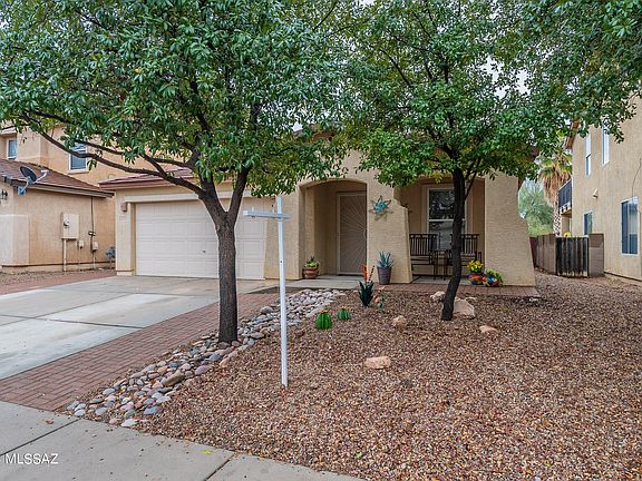 2nd image of 3395 W Sagebrush Hills Ct