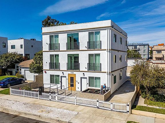 4th image of 11435 Cumpston St #102