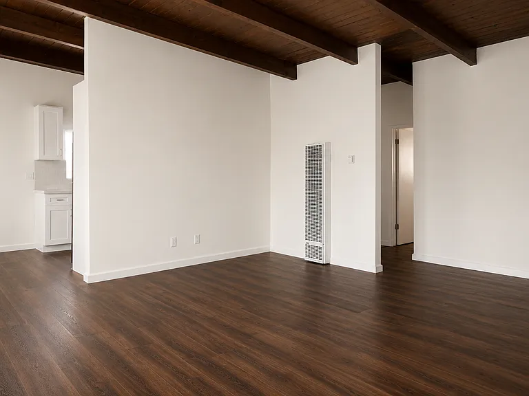 4552 Saturn St — Photo 2