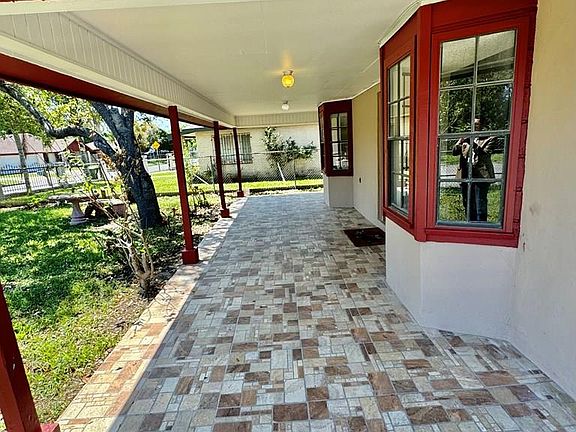 4th image of 424 N Bernal Dr
