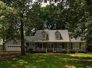 277 Weatheridge Dr, Jackson, TN 38305