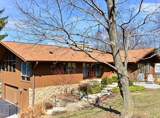 457 W Oakwood Dr, Barrington, IL 60010