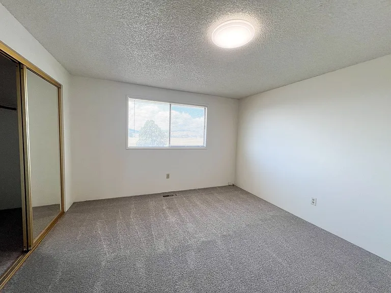 846 Homedale Rd — Photo 28