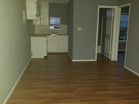 3rd image of 604 Villa Maria Blvd