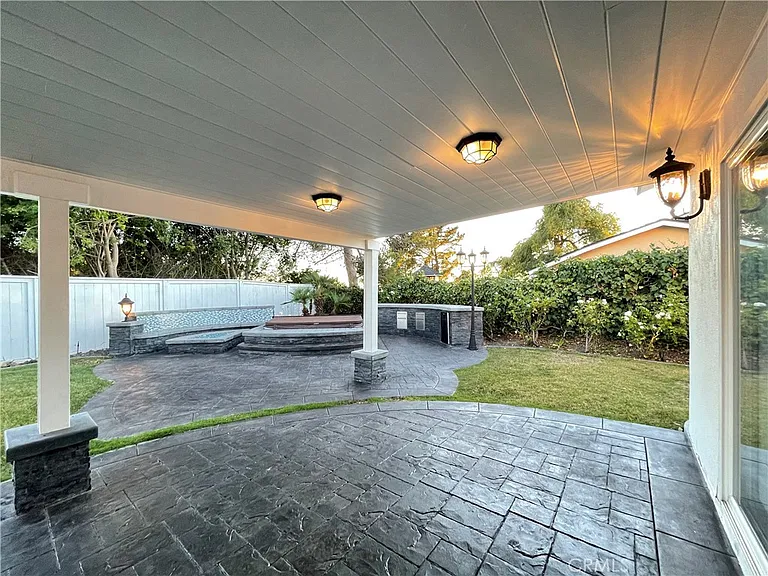 6326 Villa Rosa Dr — Photo 5