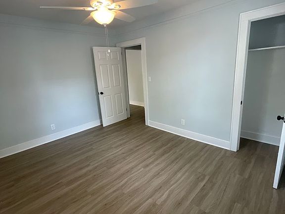 3rd image of 2729 E Surrey Dr