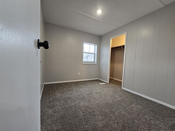 5th image of 212 W 15th St
