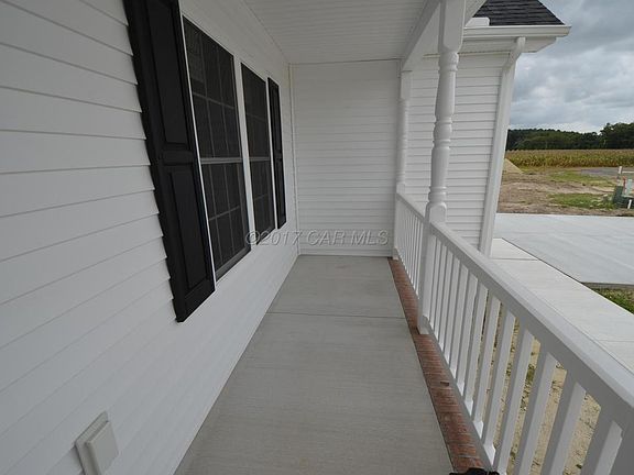 5th image of 619 Hillcrest Dr