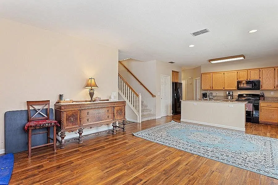 8717 Elfin Ct — Photo 4