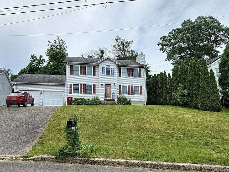 1st image of 11 Fairfield Ct