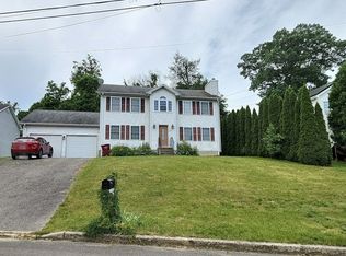 11 Fairfield Ct, Naugatuck, CT 06770