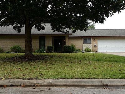 210 Inwood Dr, West Columbia, TX, 77486