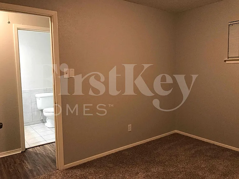 2710 Peachtree Ln — Photo 41