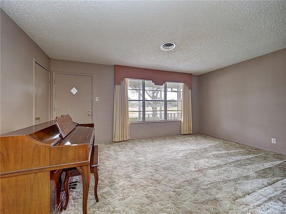 5th image of 702 Drexel Dr