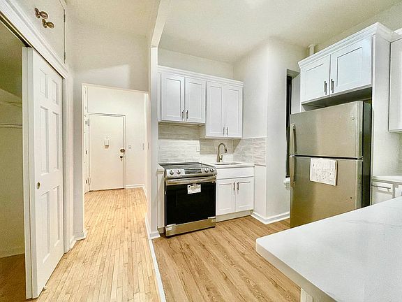 5th image of 348 W 56th St APT 3D