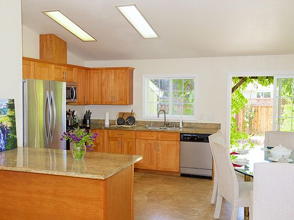 2nd image of 2177 Ralmar Ave