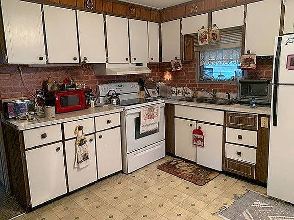 5th image of 1208 Lee St Lot 182