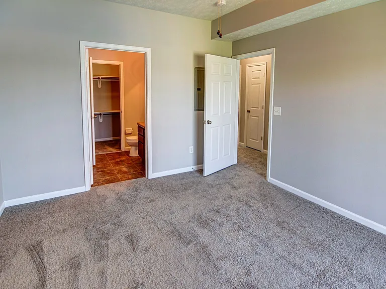 Trotters Pointe Apartments — Photo 7