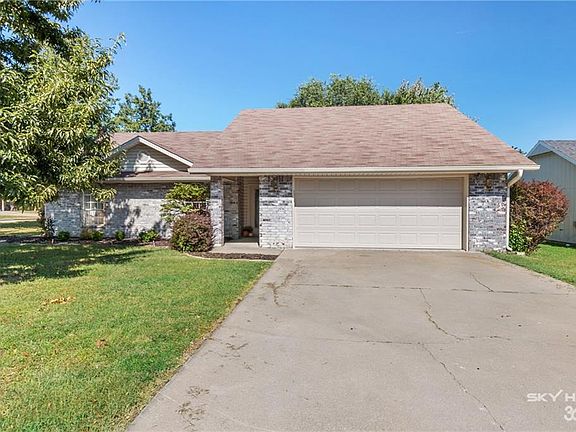 2nd image of 2811 W Sunset Dr