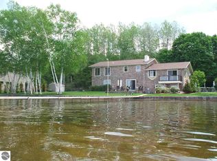 656 Holly Rd, Cadillac, MI 49601