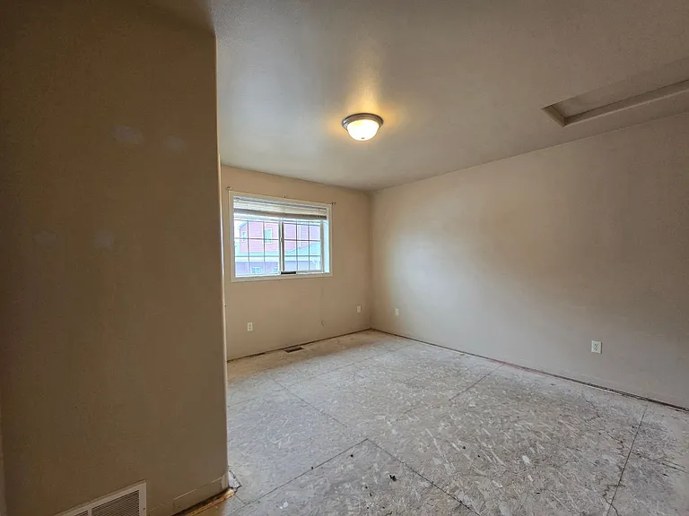 1317 Mirror Lake Ln — Photo 15