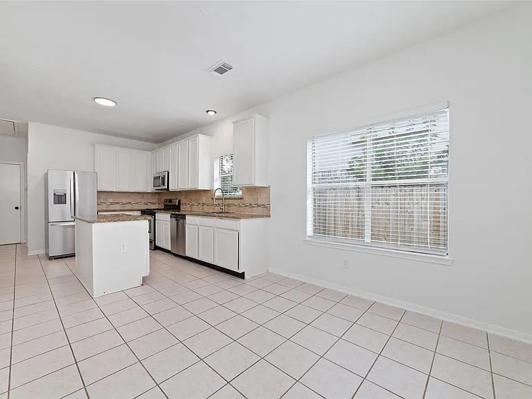 4211 Torrey Creek Ln — Photo 7