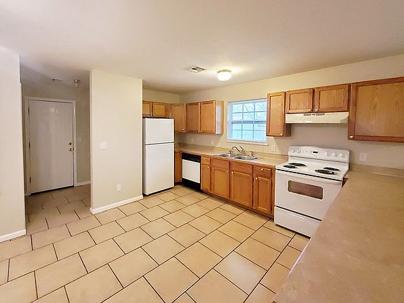 4th image of 1020 E 11th St