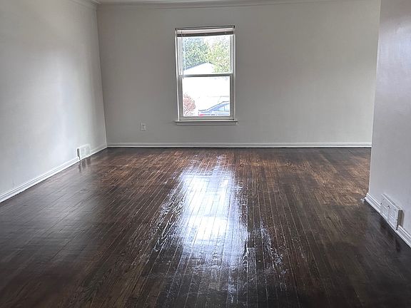 2nd image of 21401 Kingsville St #103
