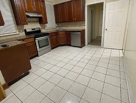 2nd image of 9 Columbia Ave Floor 1