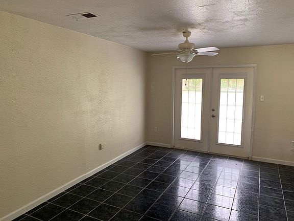 4th image of 1056 Westwood Dr