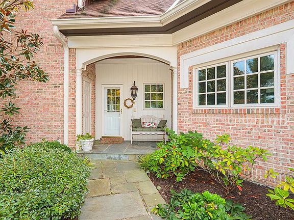 4th image of 322 Bishopsbridge Dr