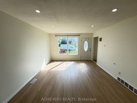 5th image of 176 Culver Cres
