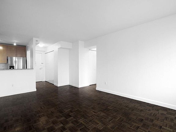 2nd image of 400 W 43rd St APT 22H