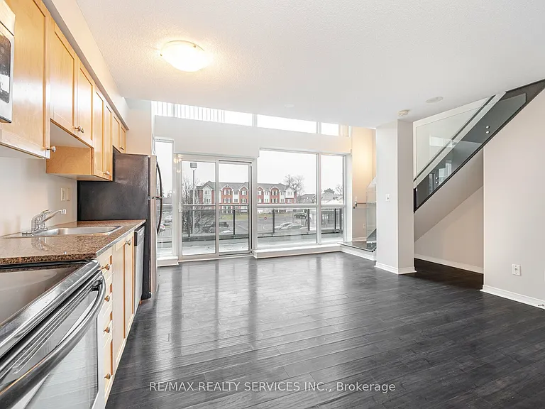 215 Queen St E #211 — Photo 14