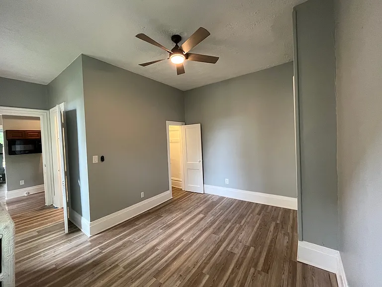 324 Broad St #B — Photo 13