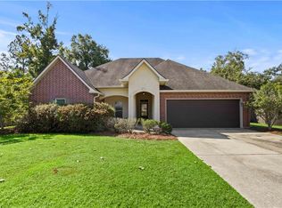 911 Woodsprings Ct, Covington, LA 70433