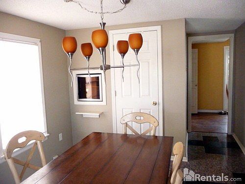 5th image of 4917 Canterbury St