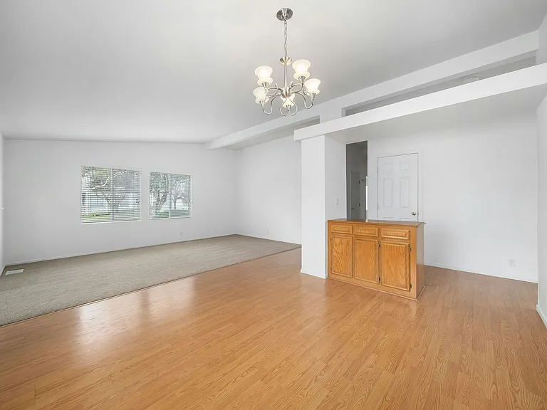 351 Lark Dr — Photo 7